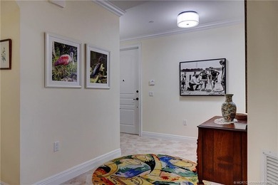 Luxury Condo in exclusive Outrigger Harbour with a light and - photo 33