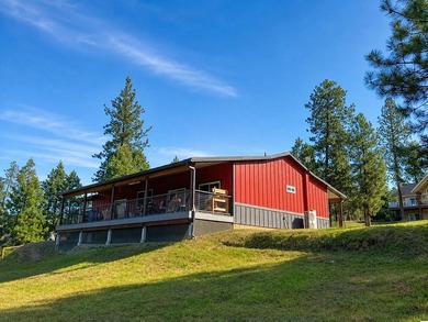 Gorgeous new home near Kettle Falls featuring beautiful custom - photo 38