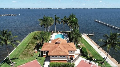 Luxury Condo in exclusive Outrigger Harbour with a light and - photo 39