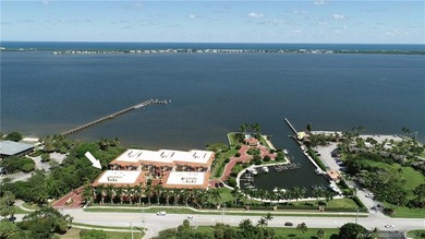 Luxury Condo in exclusive Outrigger Harbour with a light and - photo 46
