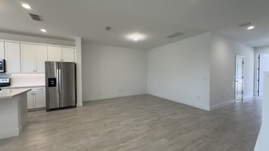 Stunning 2023 Toll Brothers townhouse in the gated community of - photo 7