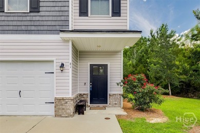 Welcome home to this beautiful 3-bedroom, 2.5-bath end-unit - photo 3