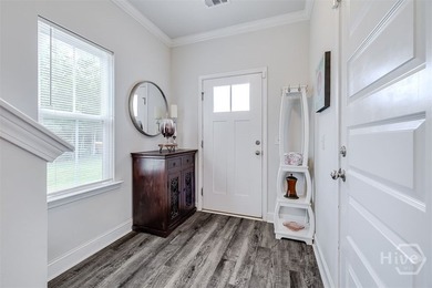 Welcome home to this beautiful 3-bedroom, 2.5-bath end-unit - photo 4