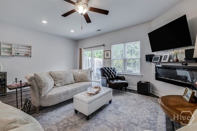 Welcome home to this beautiful 3-bedroom, 2.5-bath end-unit - photo 5