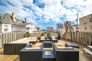 Looking for room to spread out - inside and out? This stunning - photo 1