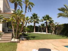 Luxury 5 bedroom villa with pool on Bonalba Golf Resort - photo 9