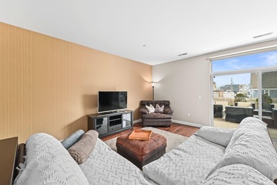 Looking for room to spread out - inside and out? This stunning - photo 9
