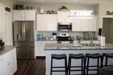 Outstanding Home in Desirable Cottonwood Road Area - Near New - photo 13