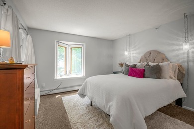 Welcome home to luxury, resort-style living at Glen Atrium - photo 14