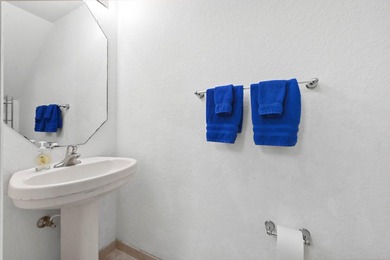 Welcome to this charming 3-bedroom, 2.5-bathroom townhouse - photo 16