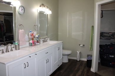 Outstanding Home in Desirable Cottonwood Road Area - Near New - photo 21