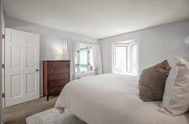 Welcome home to luxury, resort-style living at Glen Atrium - photo 21