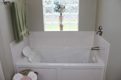 Outstanding Home in Desirable Cottonwood Road Area - Near New - photo 22