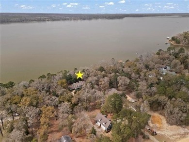 PRIVATE LAKEFRONT RETREAT WITH DEEP-WATER DOCK, GUEST APARTMENT - photo 2