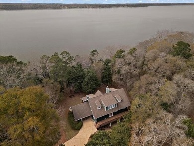 PRIVATE LAKEFRONT RETREAT WITH DEEP-WATER DOCK, GUEST APARTMENT - photo 3