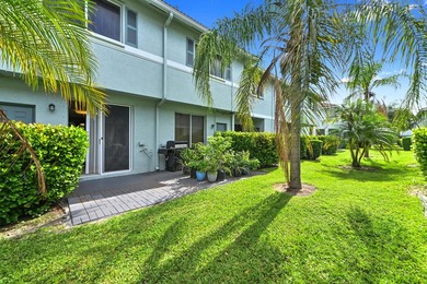 Welcome to this charming 3-bedroom, 2.5-bathroom townhouse - photo 24