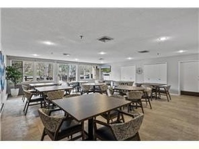 Welcome home to luxury, resort-style living at Glen Atrium - photo 28