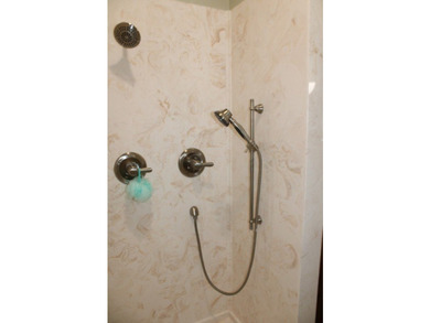 Outstanding Home in Desirable Cottonwood Road Area - Near New - photo 30