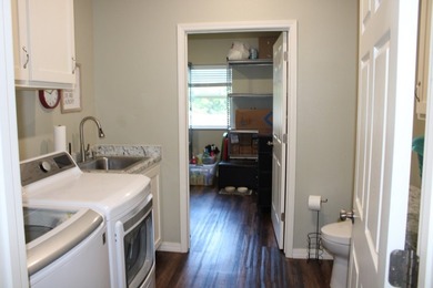 Outstanding Home in Desirable Cottonwood Road Area - Near New - photo 32