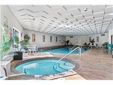 Welcome home to luxury, resort-style living at Glen Atrium - photo 33