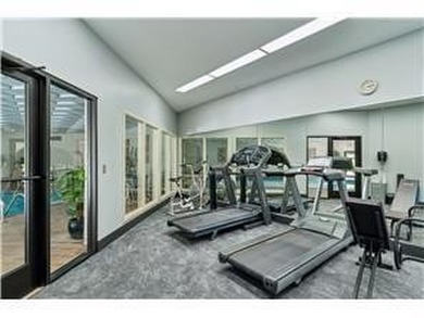 Welcome home to luxury, resort-style living at Glen Atrium - photo 36