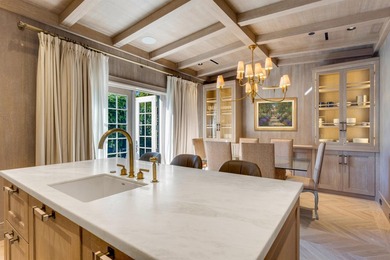 Tucked away in the heart of town, 238 Phipps Plaza offers the - photo 10