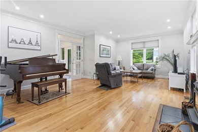 BEAUTIFUL CUSTOM BUILT HOME ON A CUL-DE-SAC WITH 1.6 ACRES OF - photo 12