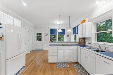 BEAUTIFUL CUSTOM BUILT HOME ON A CUL-DE-SAC WITH 1.6 ACRES OF - photo 25