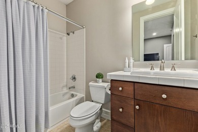 Custom 4600 sq.ft. contemporary masterpiece situated on a corner - photo 38