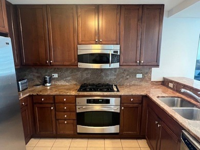 SPACIOUS 1BR/1.5 BA WITH AN ABUNDANCE OF WINDOWS WITH - photo 8