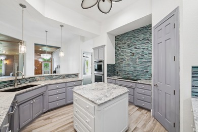 Experience resort-style living in this exceptional estate - photo 9