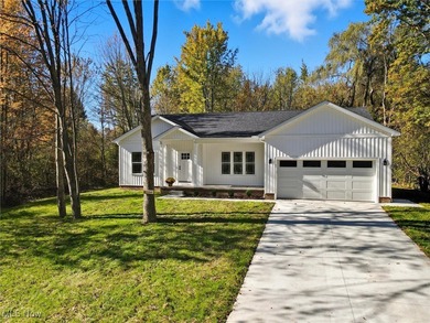 Lake Roaming Rock Home Sale Pending in Roaming Shores Ohio