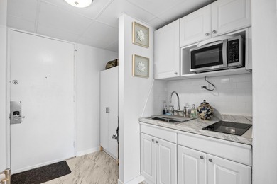 Rare top floor unit at St. John's Inn, perfectly positioned just - photo 12
