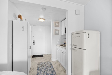 Rare top floor unit at St. John's Inn, perfectly positioned just - photo 15