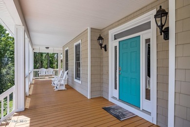 Spectacular beach house located on a 1.4 acre private piece of - photo 6