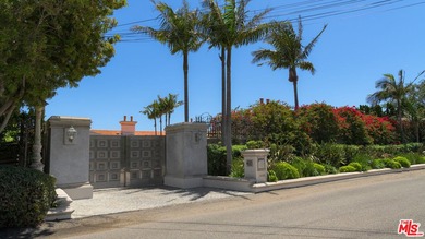 Experience palatial elegance and abundant natural light in this - photo 8