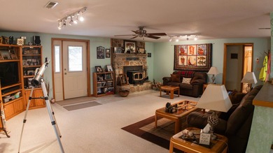 Lake living with lots of space!! WATERFRONT property, a GUEST - photo 12