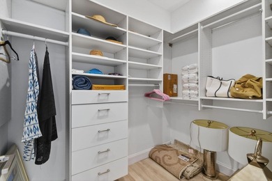 Light, bright, airy, and just 224 steps from the front door to - photo 23