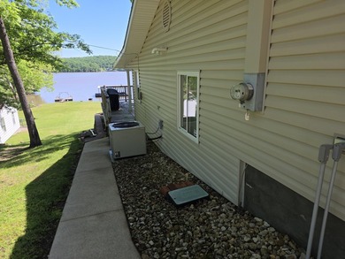 Lake living with lots of space!! WATERFRONT property, a GUEST - photo 35