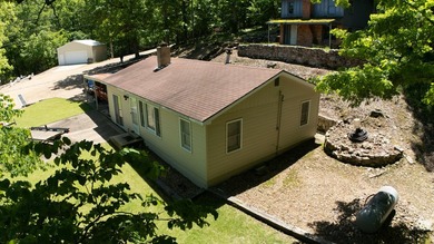 Lake living with lots of space!! WATERFRONT property, a GUEST - photo 44