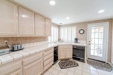 Spectacular Furnished Home. This beautiful four(4) bedroom - photo 12