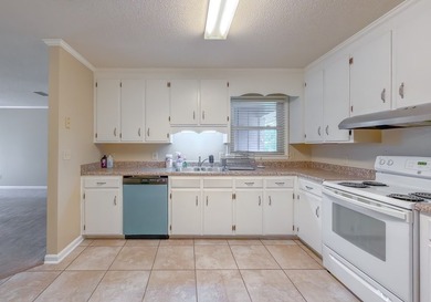 BRICK BEAUTY ON 0.5 ACRES! Welcome home to this charming - photo 13
