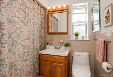 Welcome to this beautifully maintained all-brick multi-family - photo 26