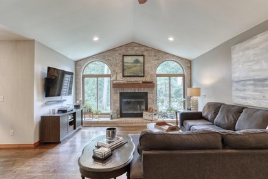 Move right into this updated 4 bedroom 3 full bath ranch with - photo 12
