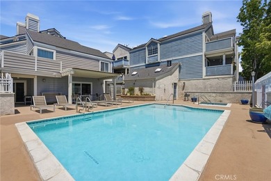 This top floor Long Beach condo features 1 bedroom, 1 bathroom - photo 12