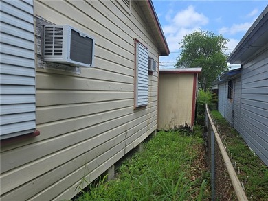 Located in Corpus Christi, this 2-bedroom, 1-bathroom home - photo 21