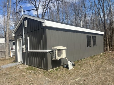 One level living, open concept, turn key property. New in 2025 - photo 7