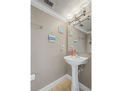 Welcome to this beautifully maintained one-owner pool home - photo 14