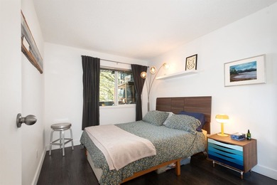 Welcome to this beautifully updated south-facing 1-bedroom home - photo 15
