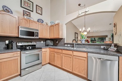 Warm and inviting villa in desirable Bridgeport Cove in the 55+ - photo 16